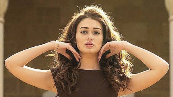 بسنت أبو باشا تخوض غمار الكوميديا لأول مرة في «شيش دو»